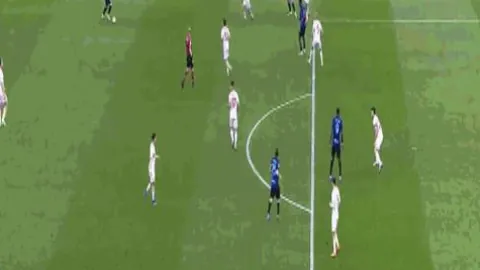 拜仁客战弗赖堡获胜，凯恩与金玟哉进球立功